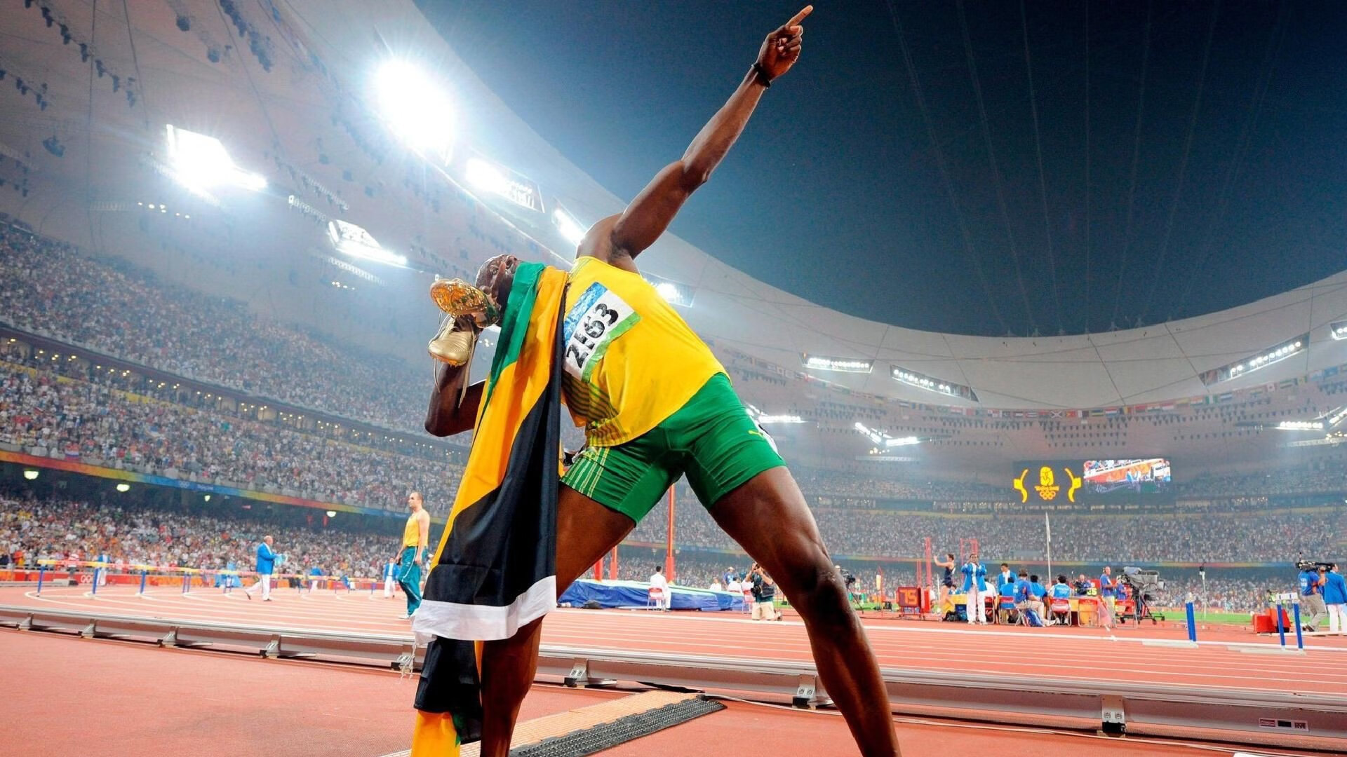 短跑新星闪耀全国田径锦标赛 创个人最佳成绩夺金